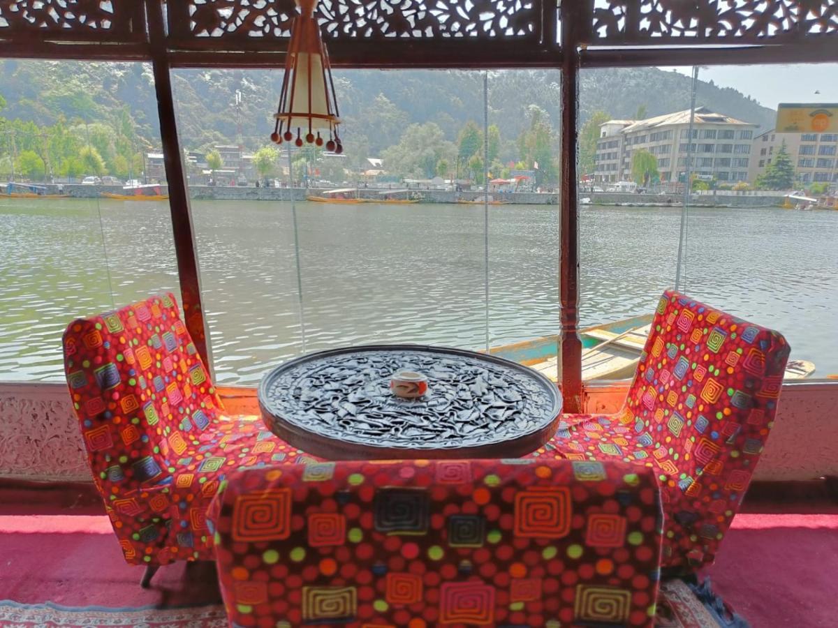 Island Daire Srīnagar Dış mekan fotoğraf